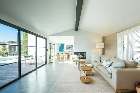 Ile de Re holidays rentals near beach an shops 